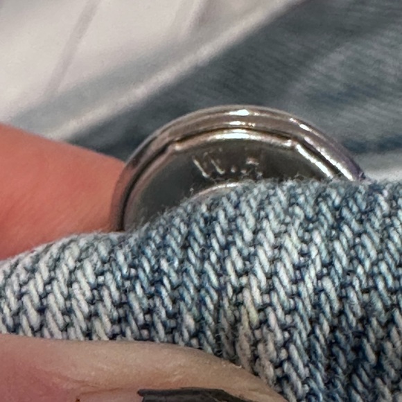 LEVIS 505 VINTAGE WOMENS 36/30  Distressed Light Blue Denim Shorts - Picture 12 of 13